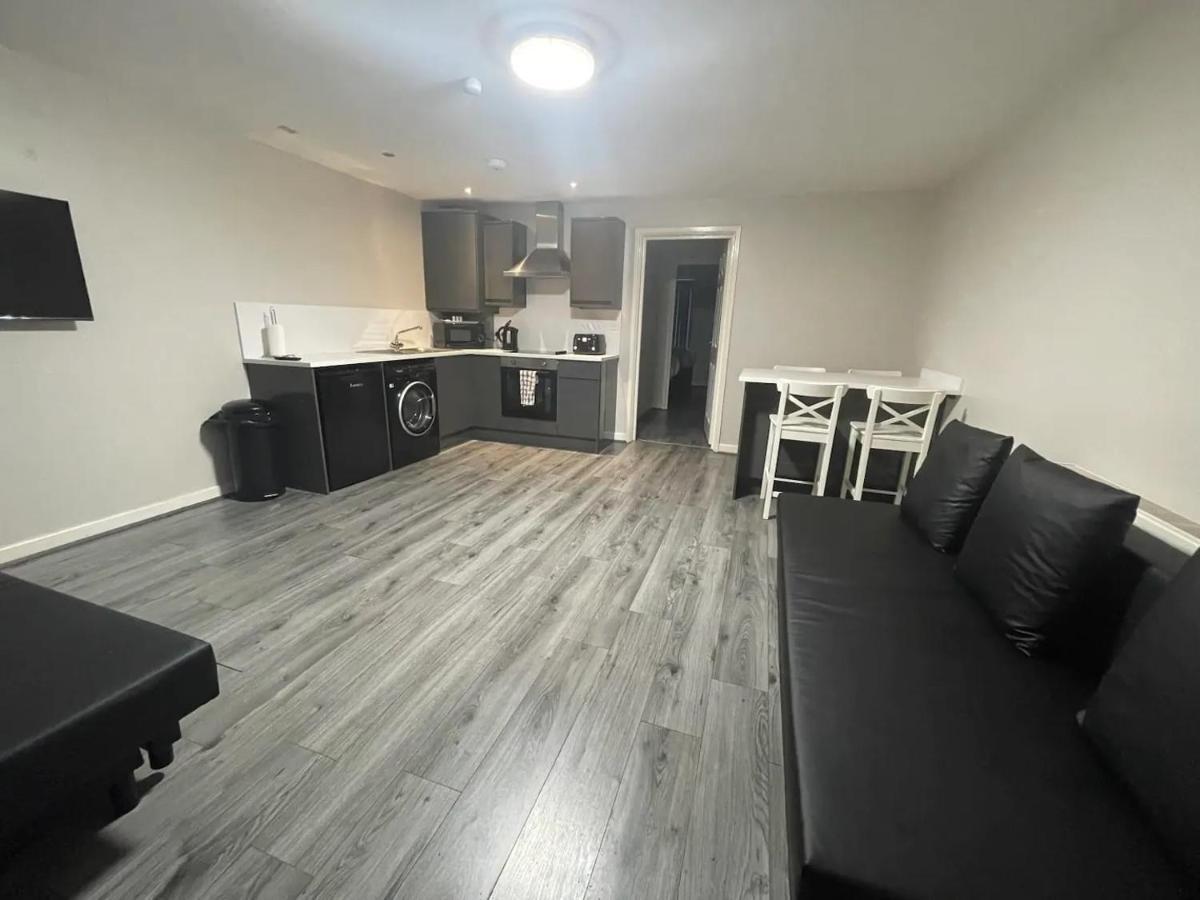 Hosted By Ryan - 2 Bedroom Apartment Liverpool Ngoại thất bức ảnh