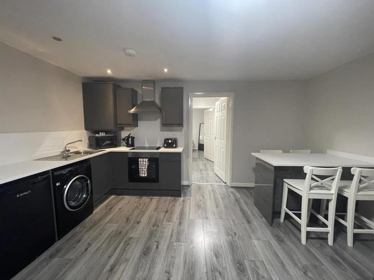 Hosted By Ryan - 2 Bedroom Apartment Liverpool Ngoại thất bức ảnh